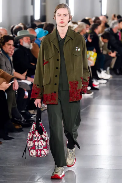 Look 40